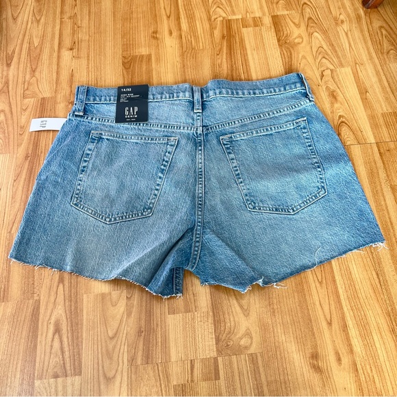 GAP high rise cheeky short - Picture 3 of 3